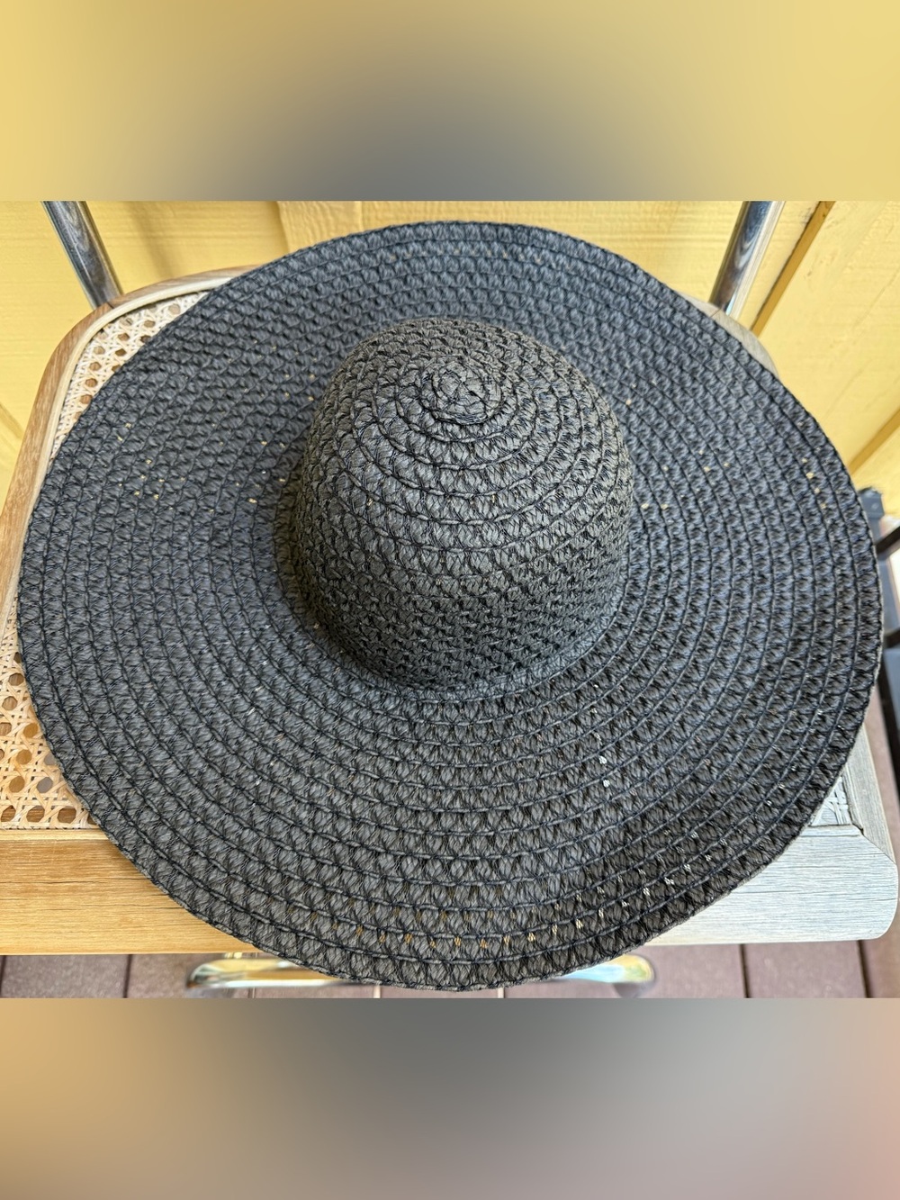 Women’s Black Wide Brim Floppy Straw Sun Hat